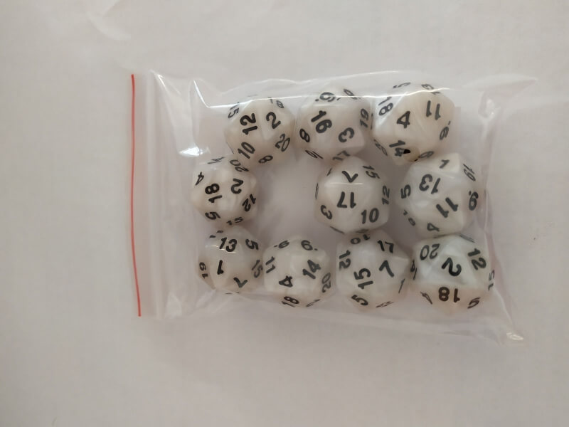 Dvacetistěnná kostka Pearl D20 Ivory/Black - 1 ks
