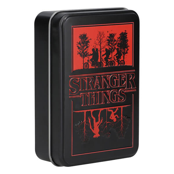 Hrací karty Stranger Things v plechovce (Kanasta)