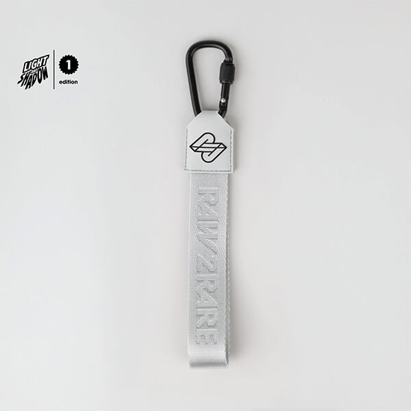 Rozlišovací karabina na album Raw2Rare 2Hook - White