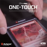 Pevný obal na vystavení, či uložení cenných karet Magic: the Gathering