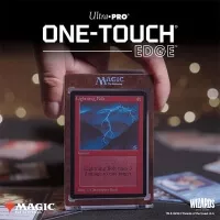 Pevný obal na vystavení, či uložení cenných karet Magic: the Gathering